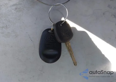 2010 Toyota Sienna Limited/Xle z USA, uszkodzony, nr VIN 5TDYK4CC9AS304226